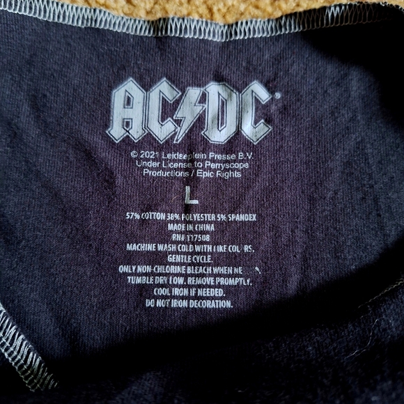 Vintage AC/DC Cropped T-Shirt - Picture 3 of 3